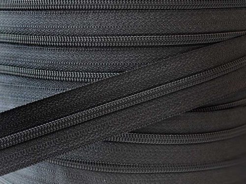 YKK Nylon No 3 Chain in Black 580