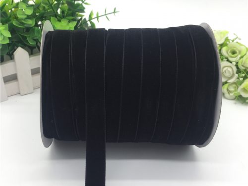 fekete bársony szalag